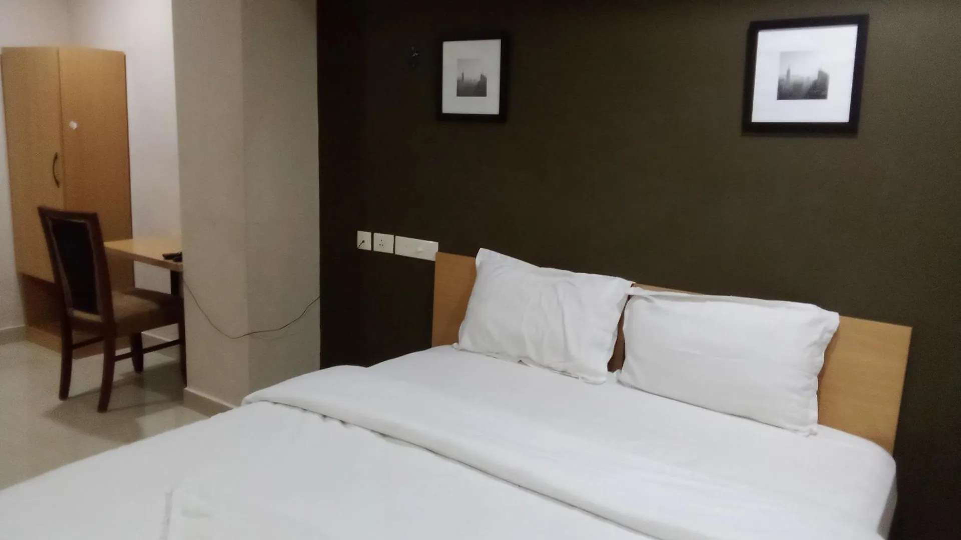 Kuzhiyaar Grand Suite Kochi